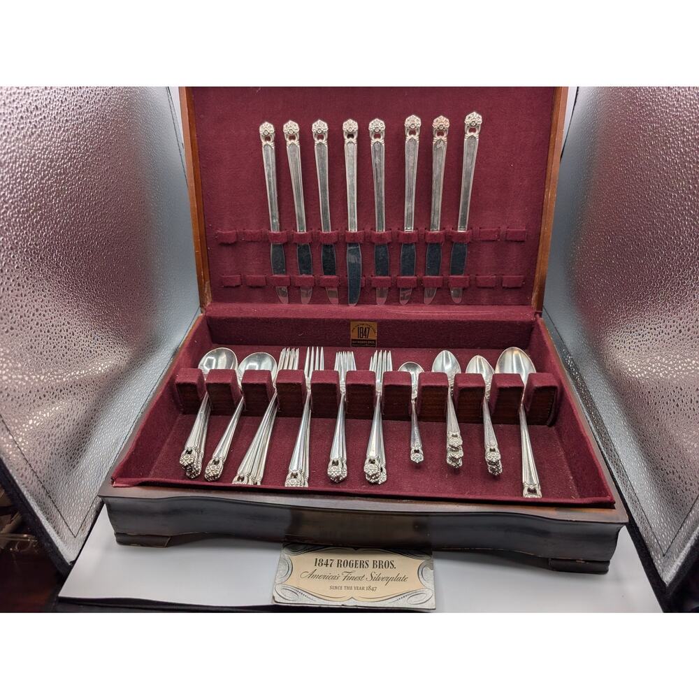 Vintage 1847 Rogers Bros. Eternally Yours Silverplate Flatware Set 1941 Box